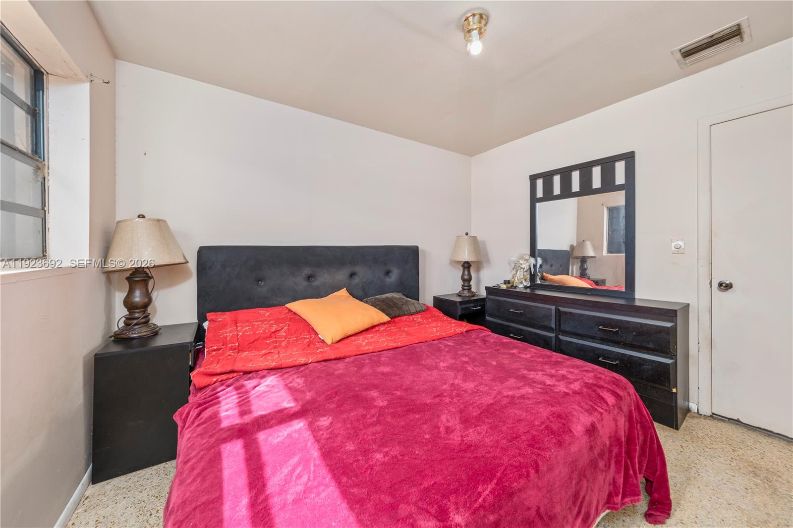 LEE BELL HOMES - Residential