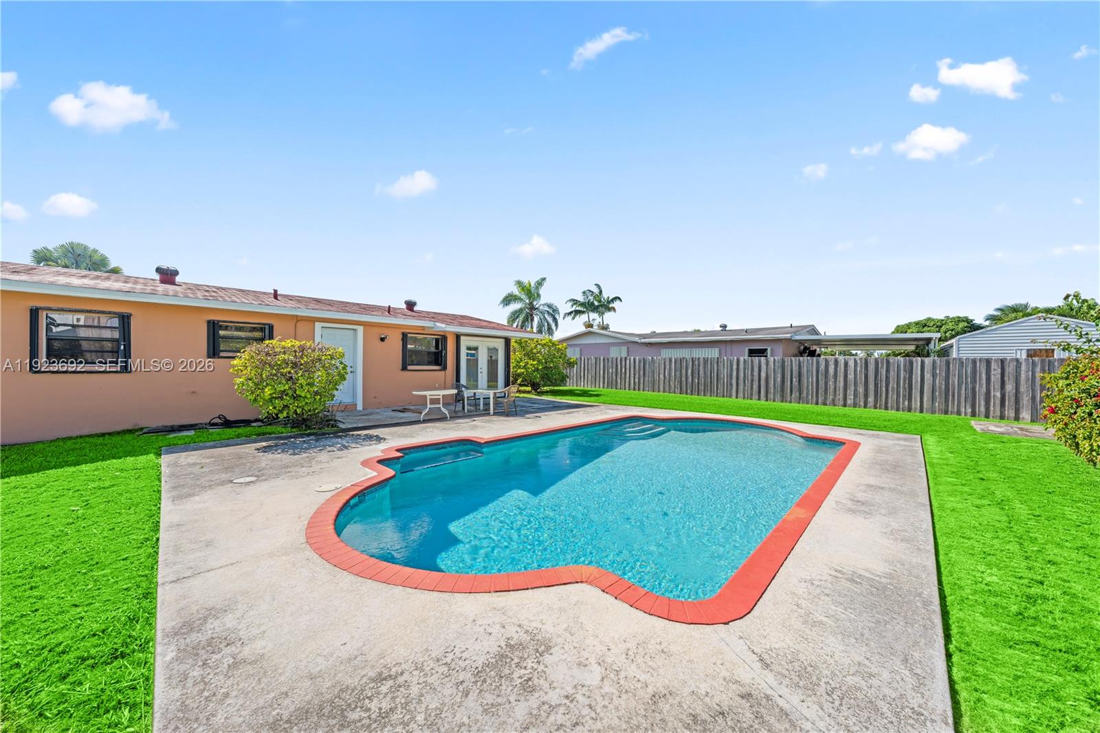 LEE BELL HOMES - Residential