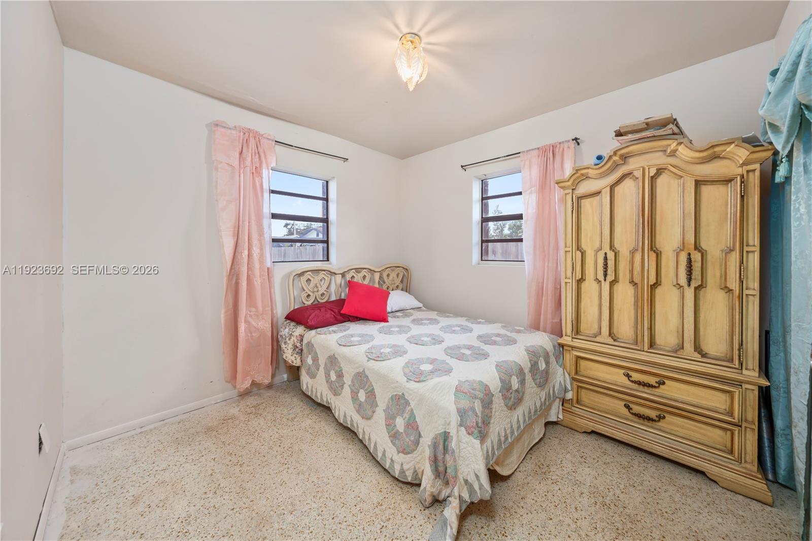 LEE BELL HOMES - Residential