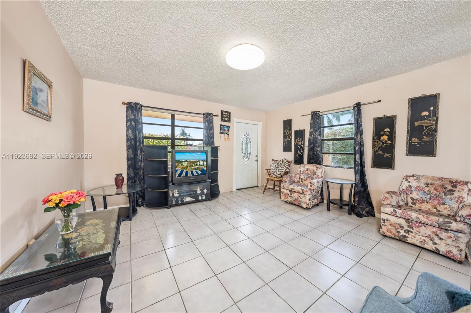 LEE BELL HOMES - Residential