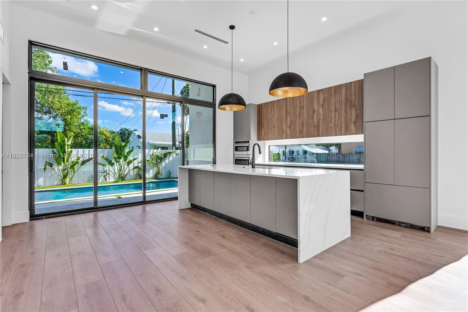 ALLENDALE SUB DB 943-562 - Residential Lease