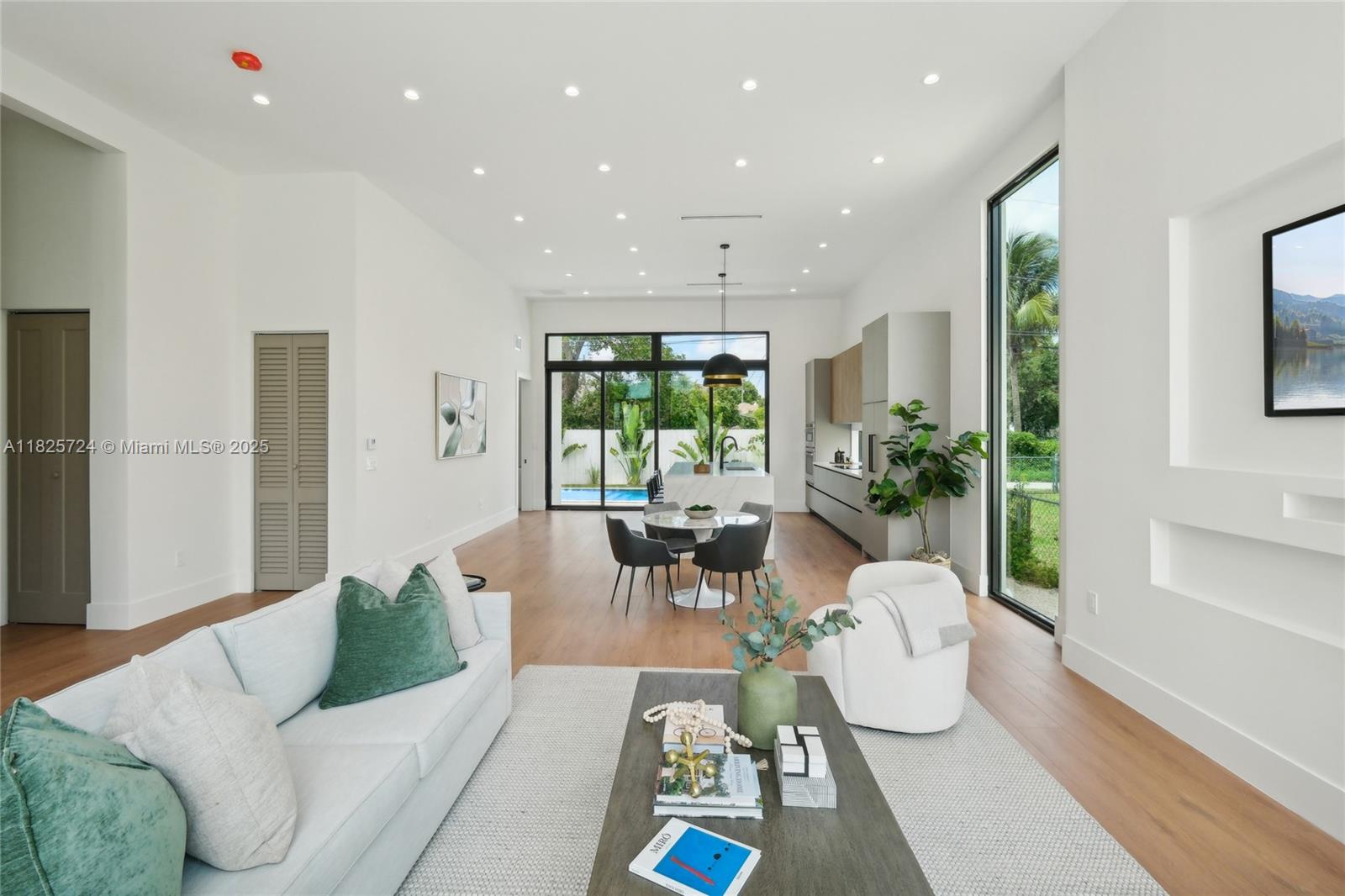 ALLENDALE SUB DB 943-562 - Residential Lease