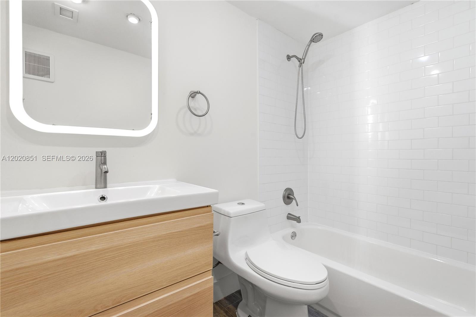 ROYAL CARIBBEAN CLUB COND - Residential