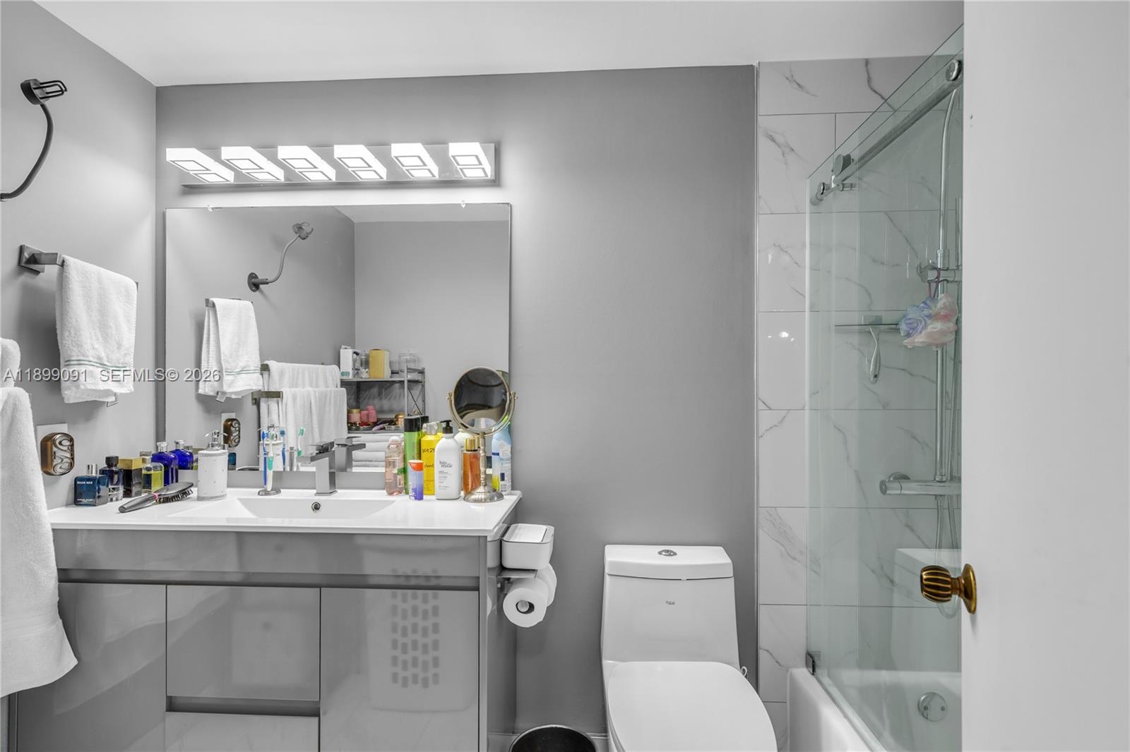 HILLCREST EAST NO 22 COND - Residential