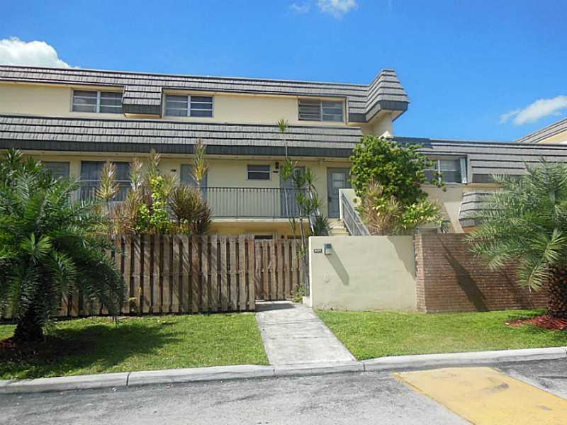 BEAUTIFUL 2B/2.5B TOWNHOUSE CONDO, BEDROOMS ARE UPSTAIRS, CERAMIC FLOOR THROUGHOUT, 3 BALCONIES, VERY NICE CONDITION, SWIMMING POOL IN THE COMPLEX. GREAT LOCATION, WALKING DISTANCE TO KENDALL DRIVE,Tenant will move out on Sunday. Showings on Monday the 7th