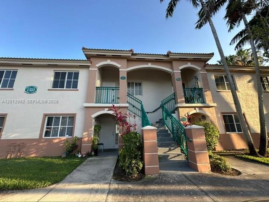 2nd Floor condo in gated community of Venetia Gardens 2. 2 bedrooms 2 bath.
Stainless steel appliances. Washer and dryer in unit.
Must See!!