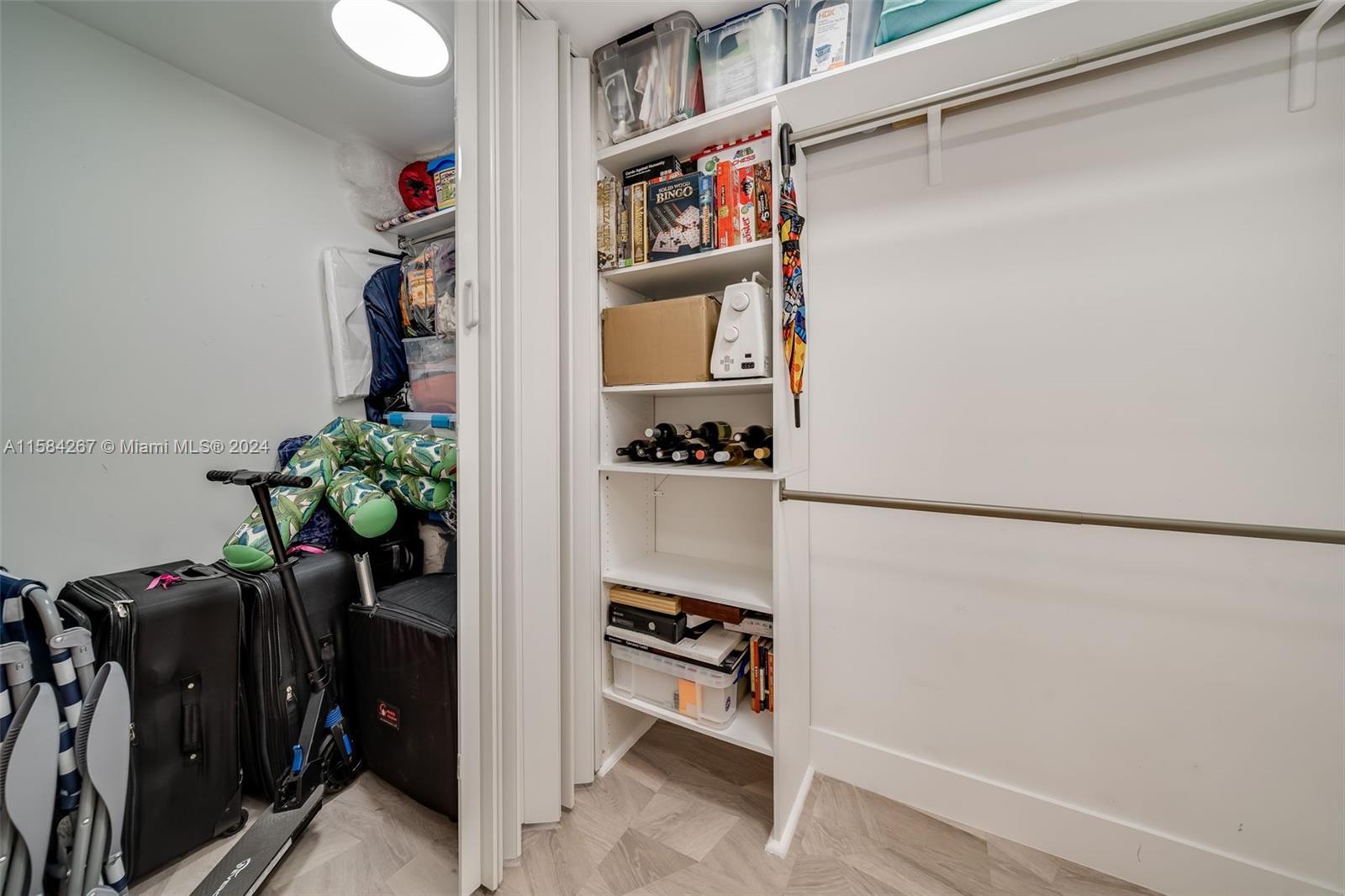 SUMMIT CONDO - Residential