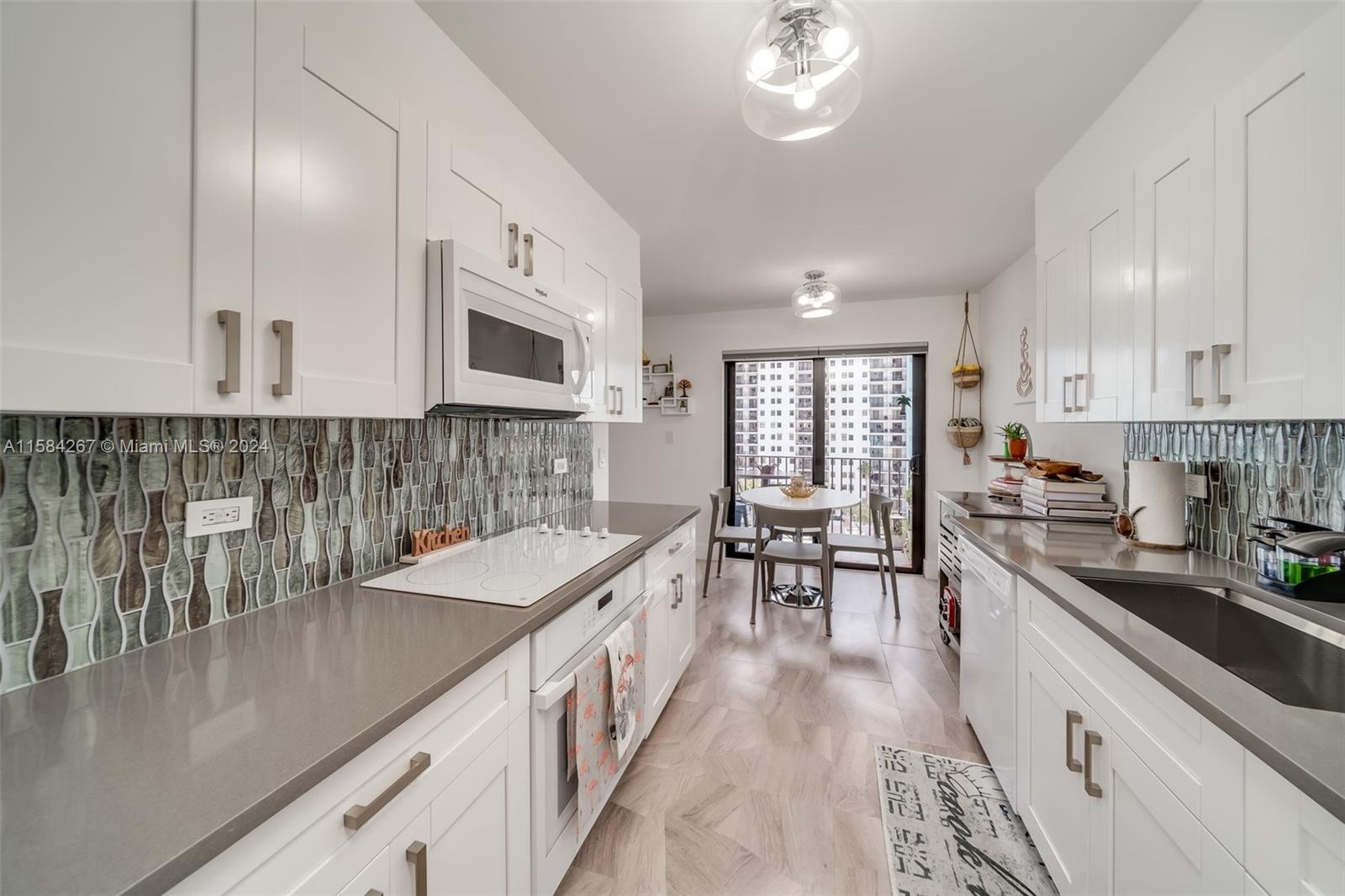 SUMMIT CONDO - Residential