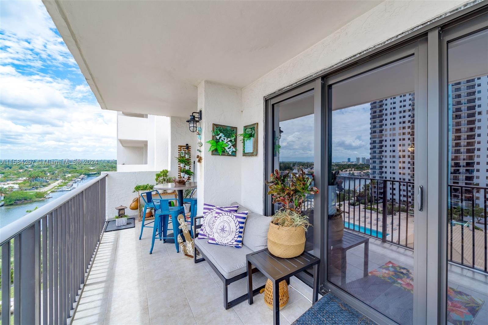 SUMMIT CONDO - Residential