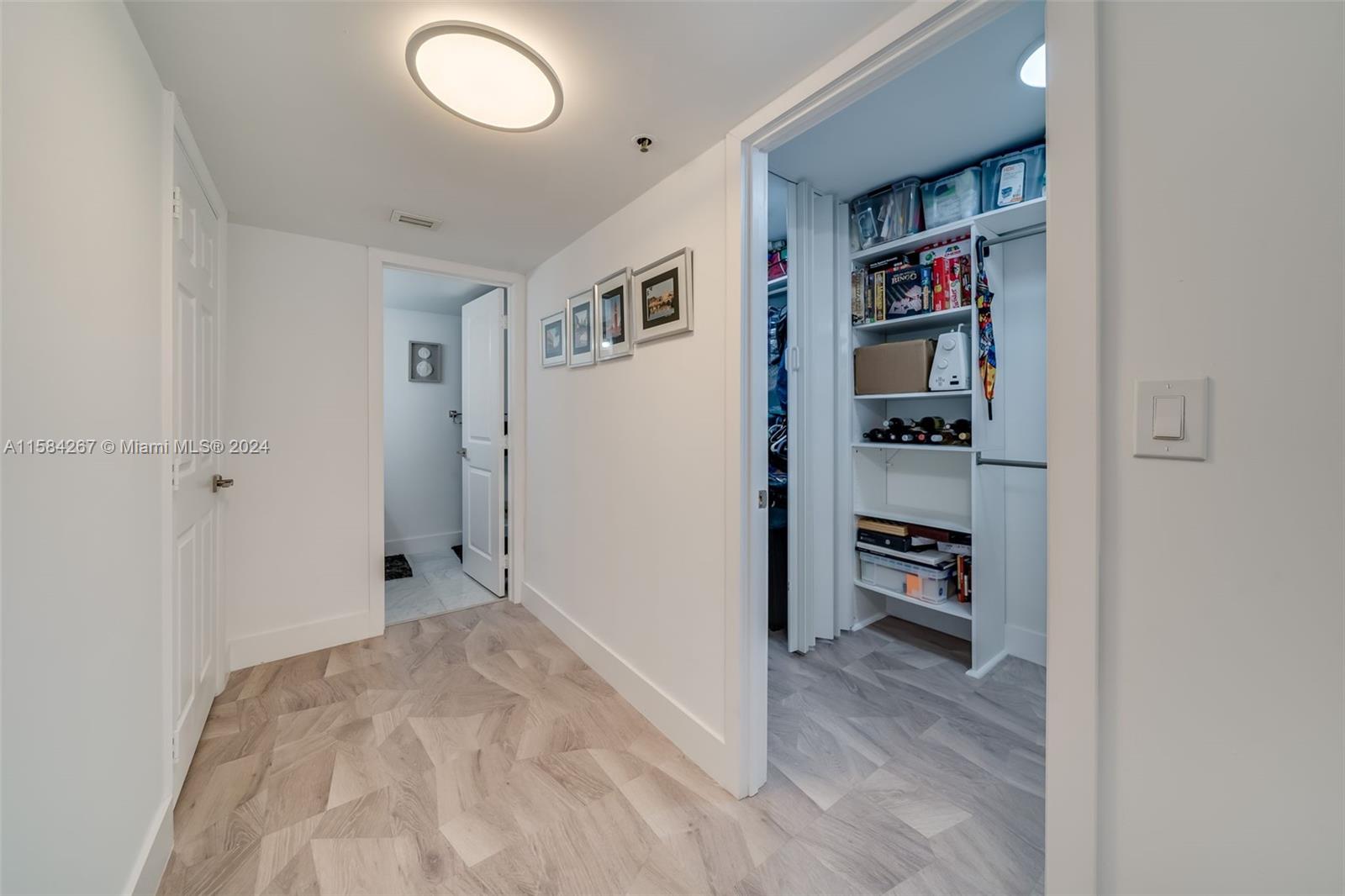 SUMMIT CONDO - Residential