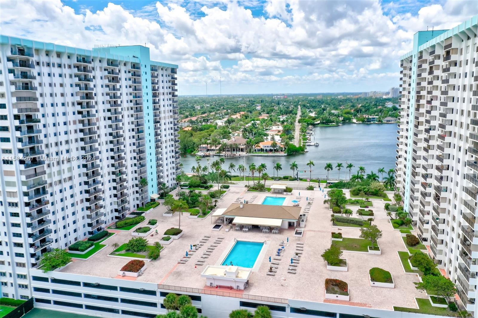 SUMMIT CONDO - Residential