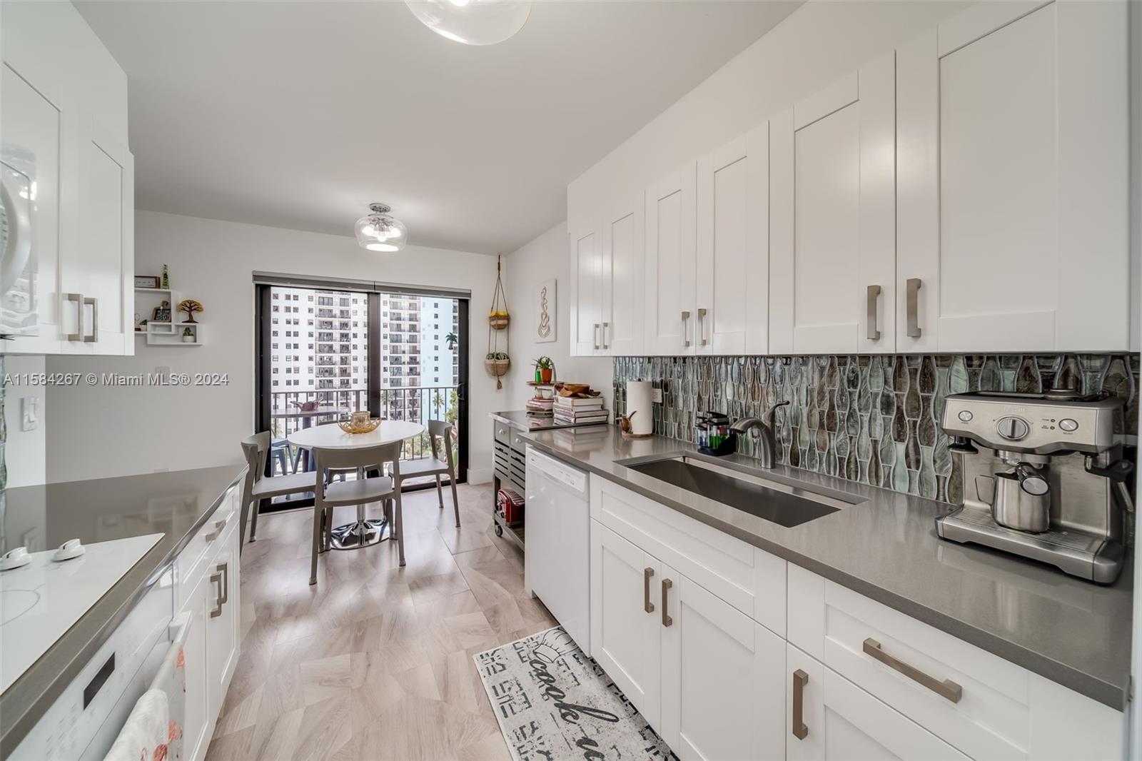 SUMMIT CONDO - Residential