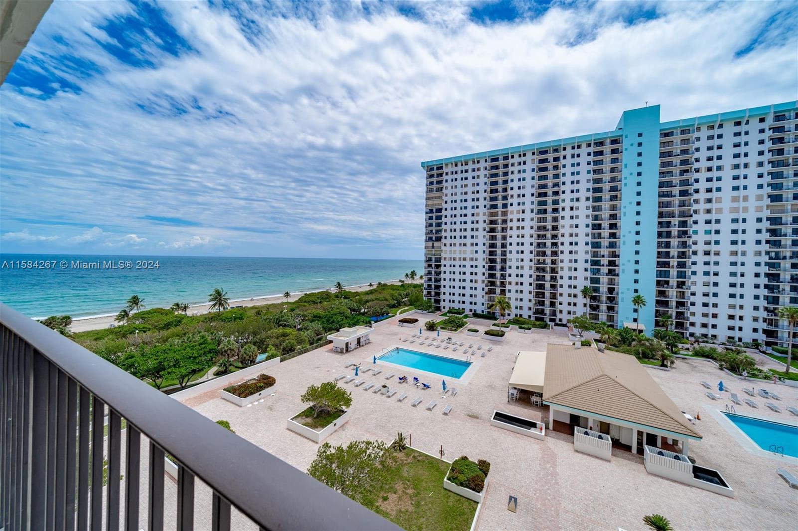 SUMMIT CONDO - Residential