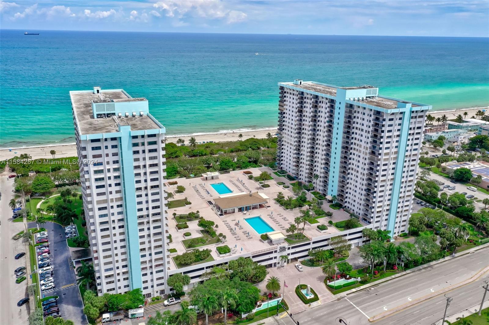 SUMMIT CONDO - Residential