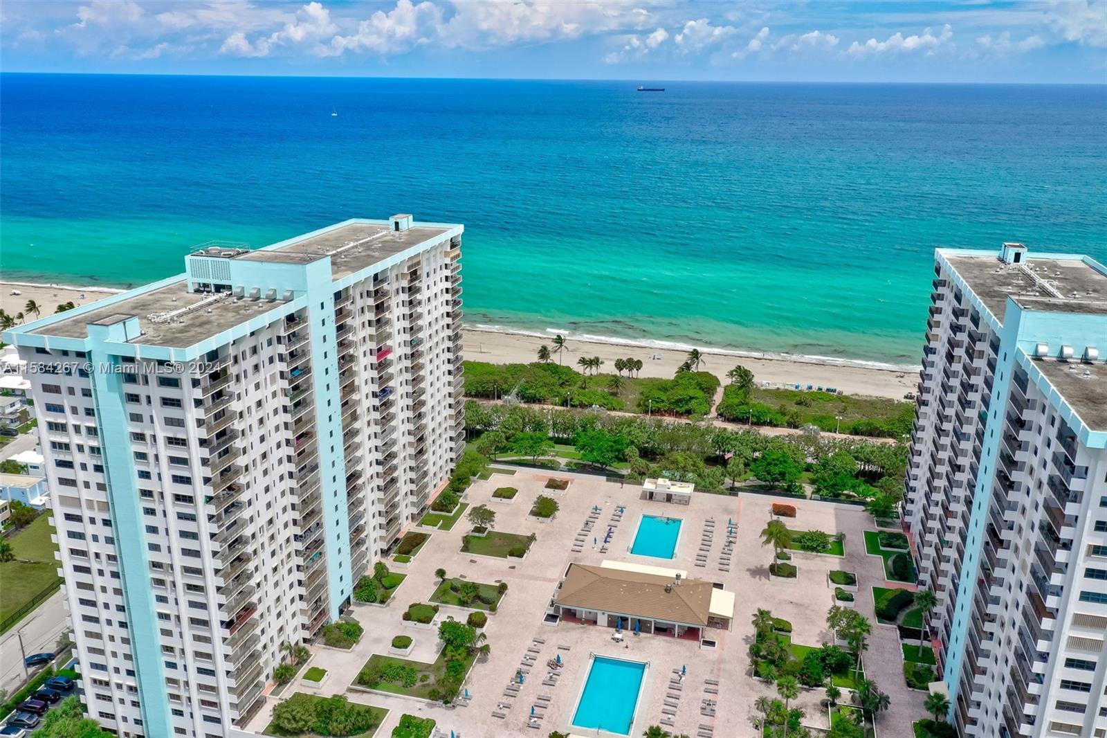 SUMMIT CONDO - Residential