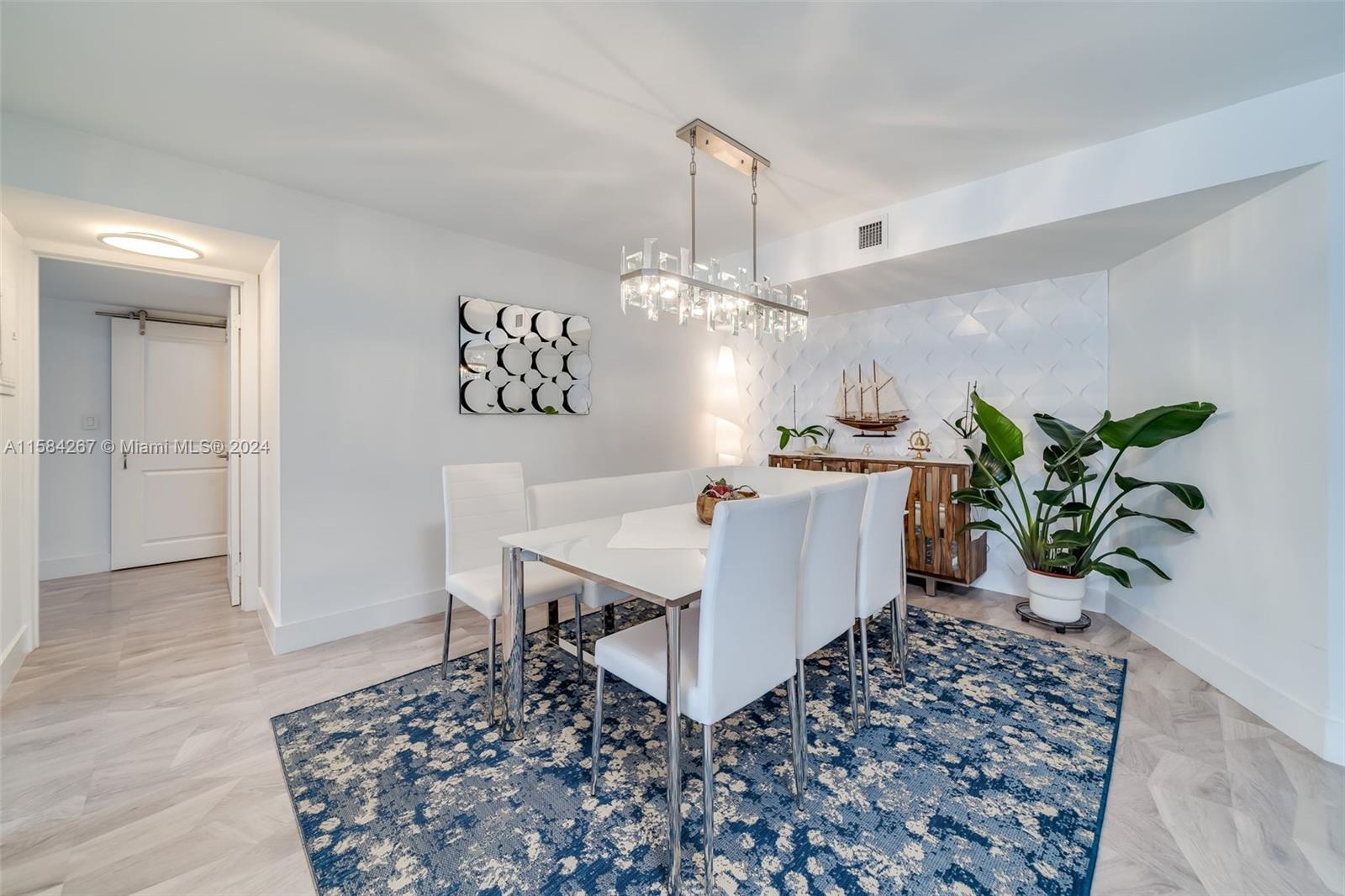 SUMMIT CONDO - Residential