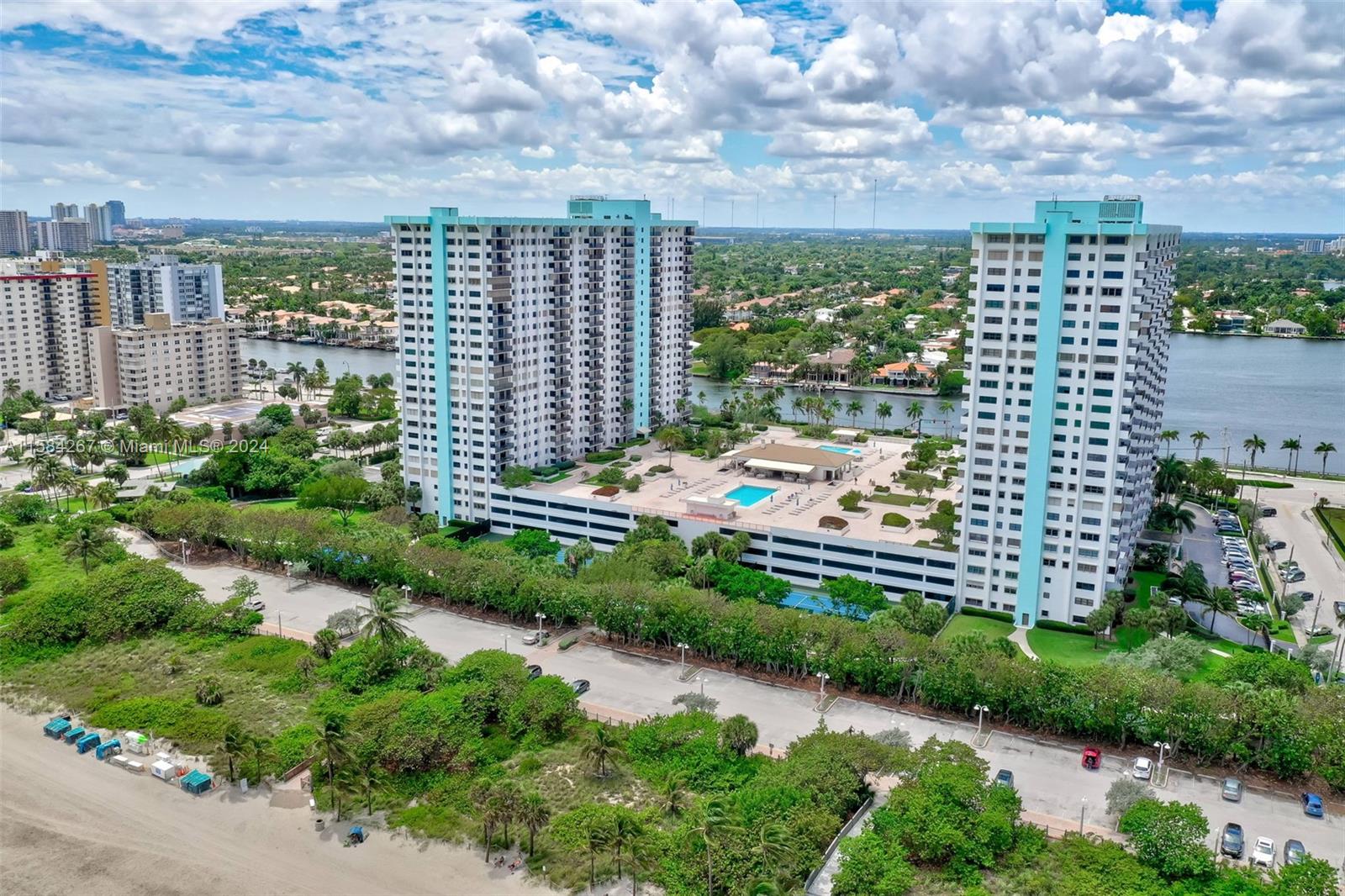 SUMMIT CONDO - Residential