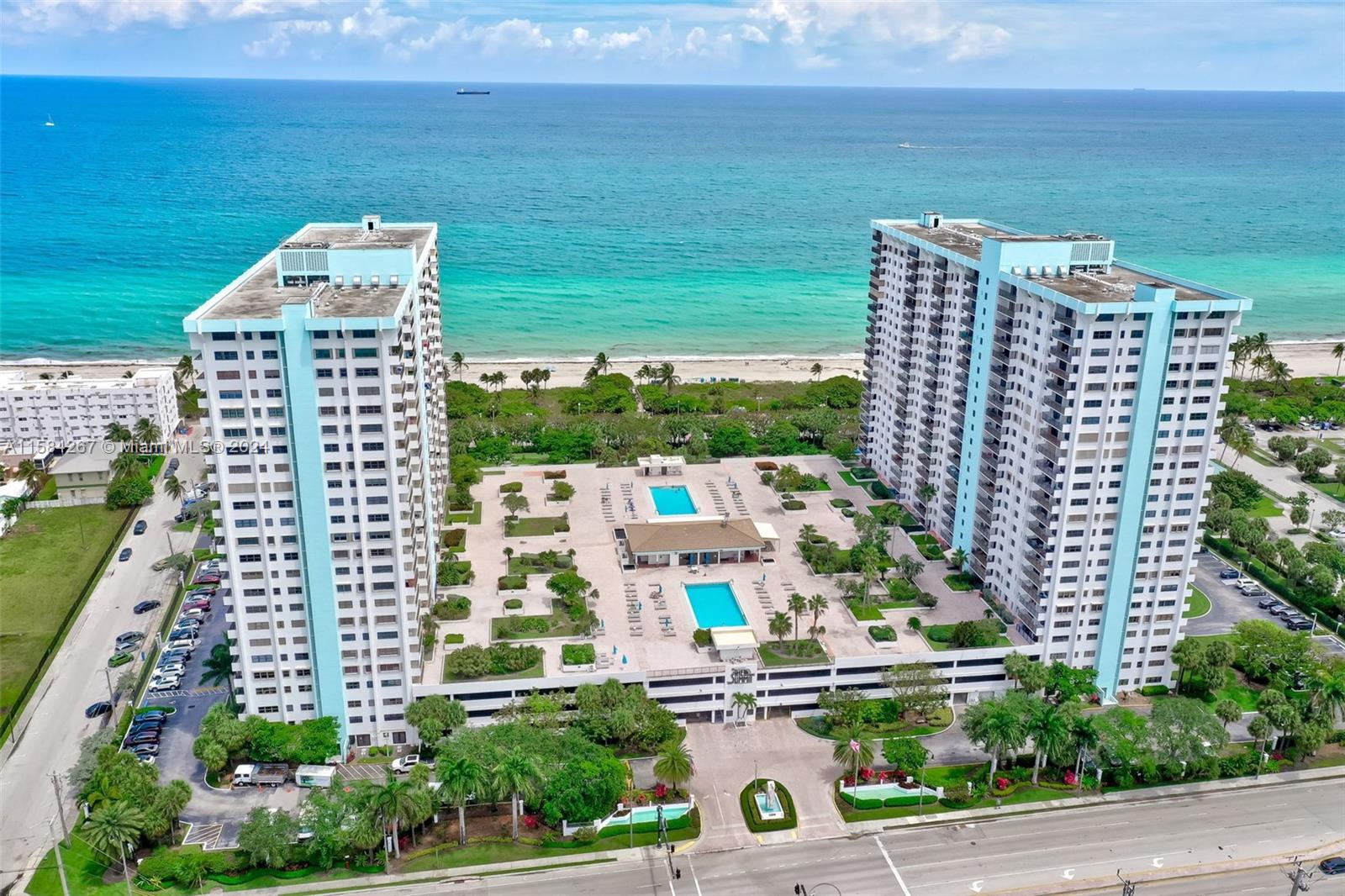 SUMMIT CONDO - Residential