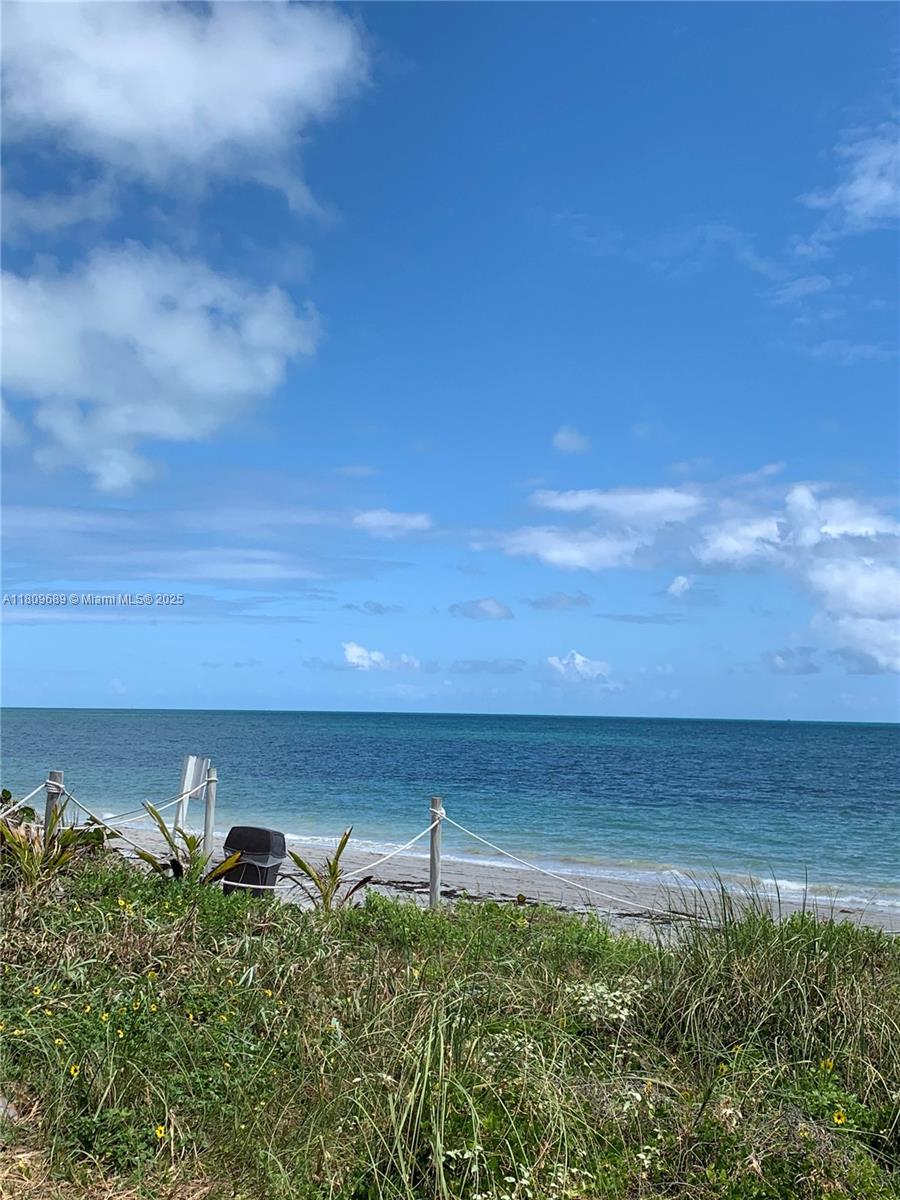 TROPICAL ISLE HOMES SUB 1 - Residential