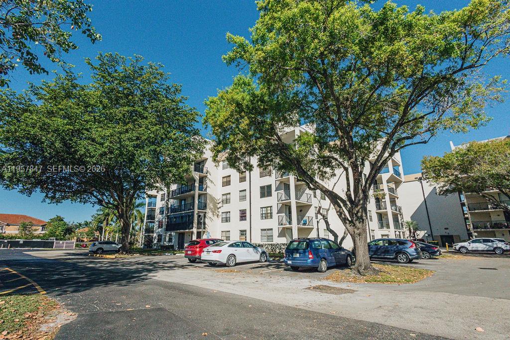 GATE ONE CONDO - Residential