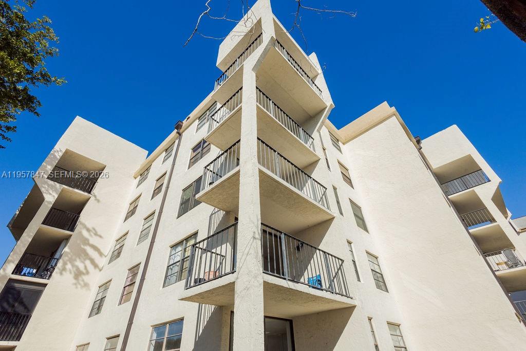 GATE ONE CONDO - Residential