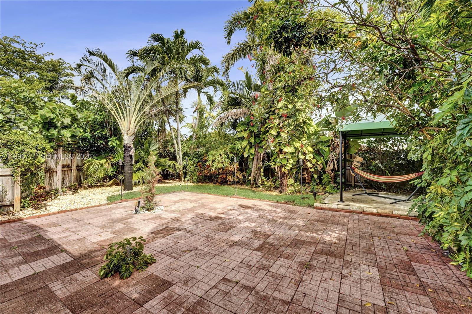 OAKLAND PARK SECOND ADD - Residential