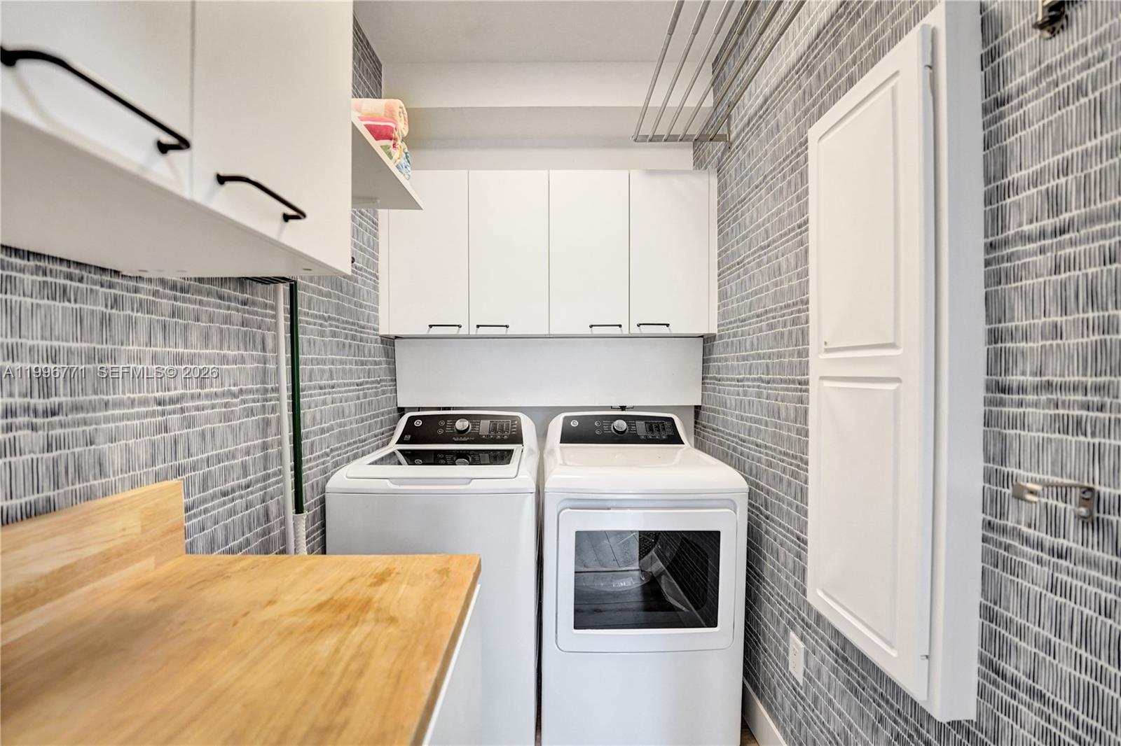 OAKLAND PARK SECOND ADD - Residential