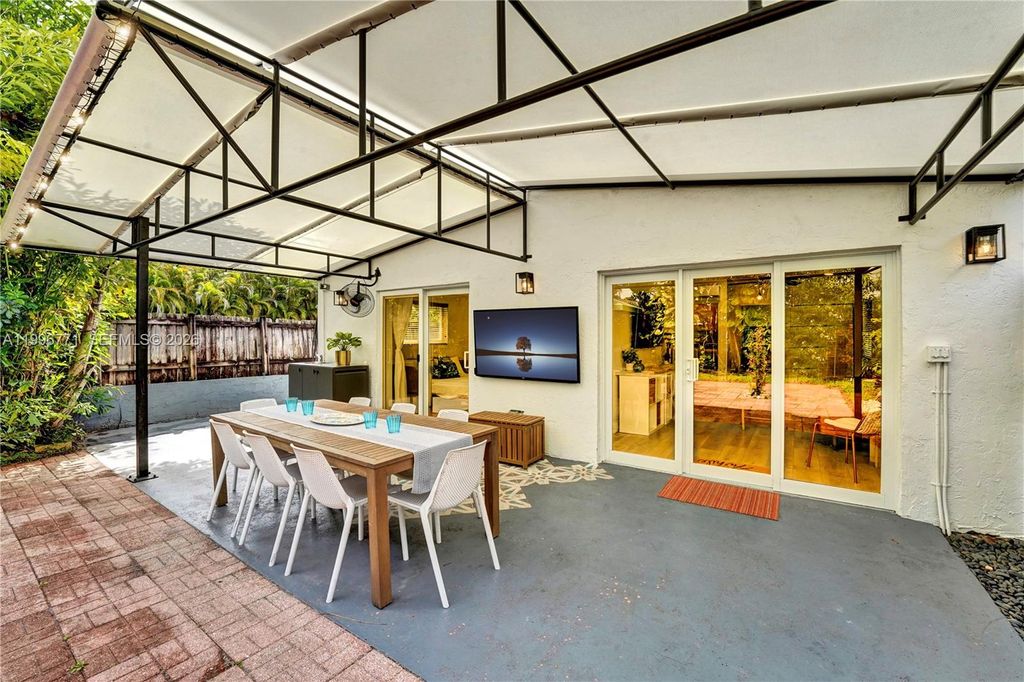 Photo of 1501 NE 35th St, Oakland Park, FL 33334 (MLS # A11996771)