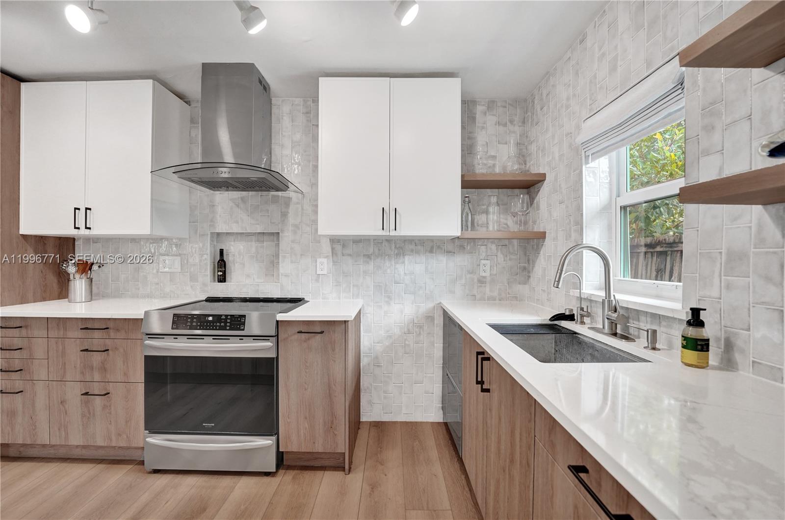 OAKLAND PARK SECOND ADD - Residential