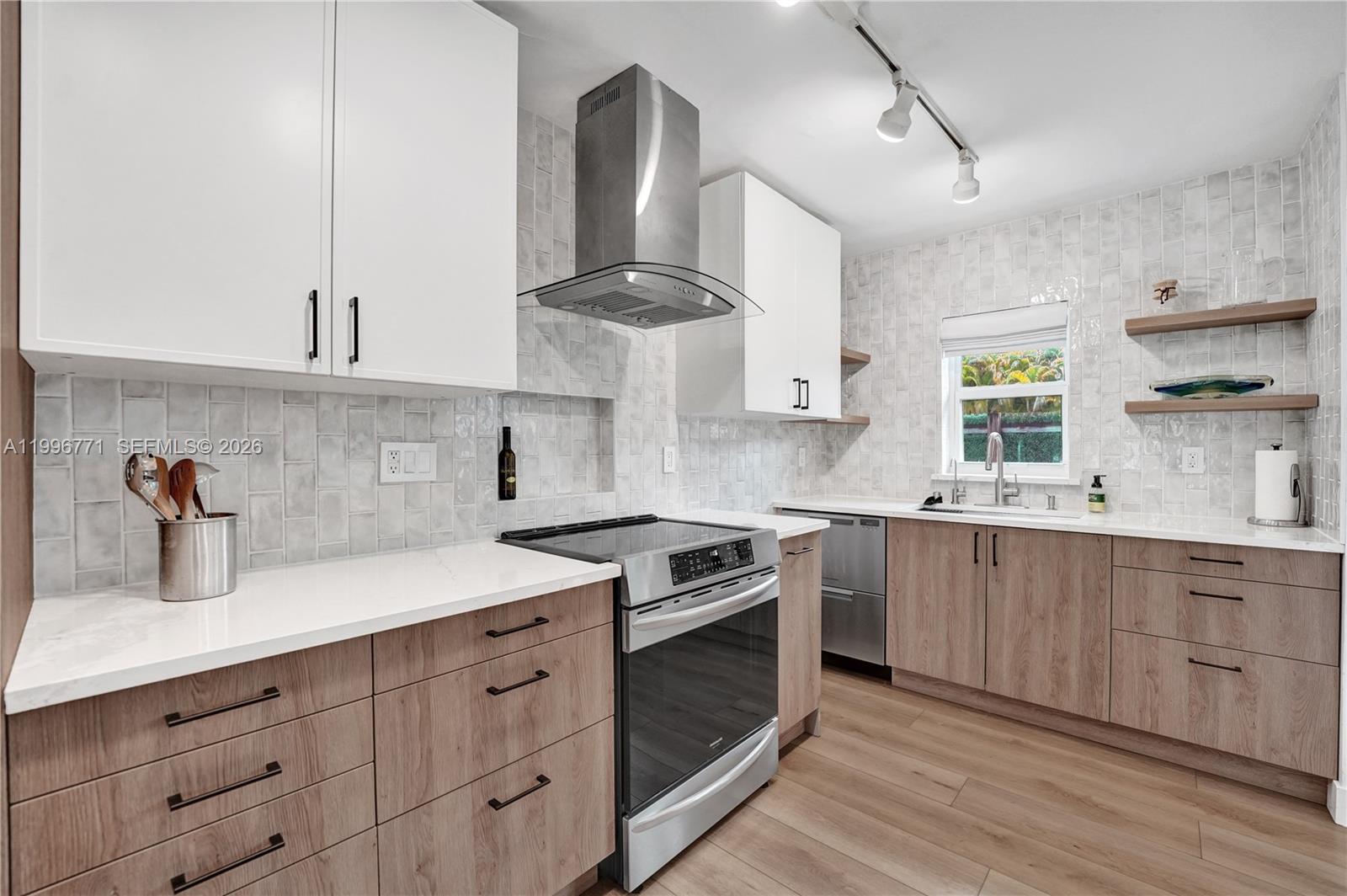 OAKLAND PARK SECOND ADD - Residential