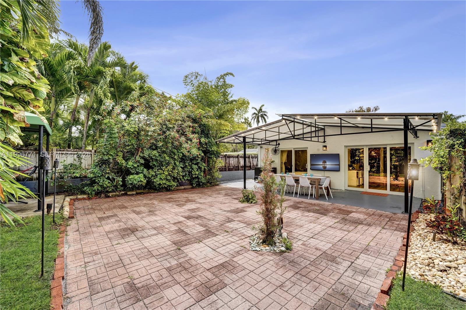 OAKLAND PARK SECOND ADD - Residential