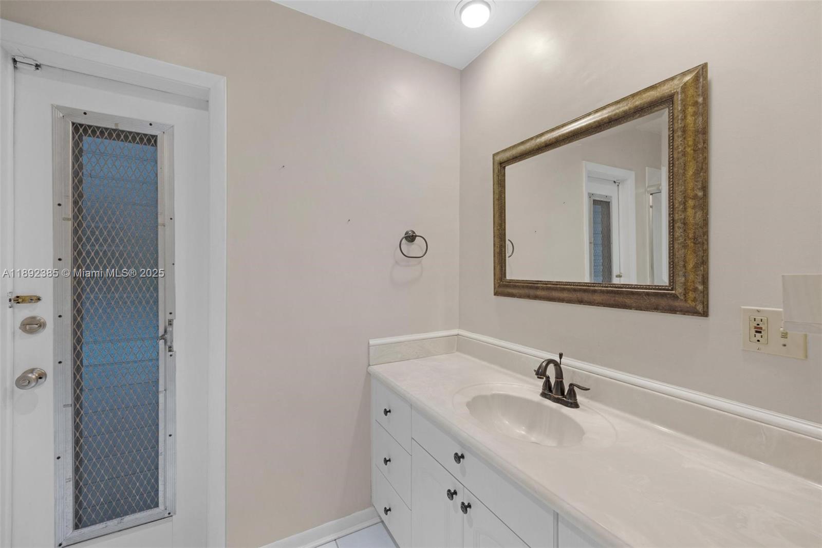 SANDYS ESTATES - Residential