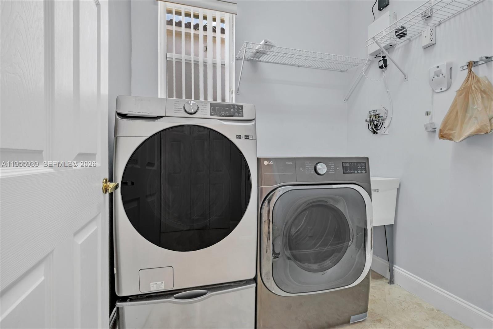 BOCA WINDS PAR E - Residential