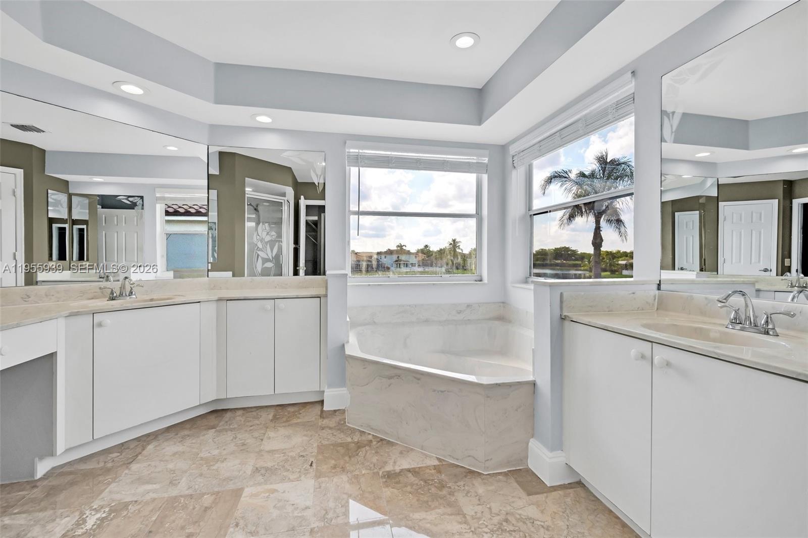 BOCA WINDS PAR E - Residential