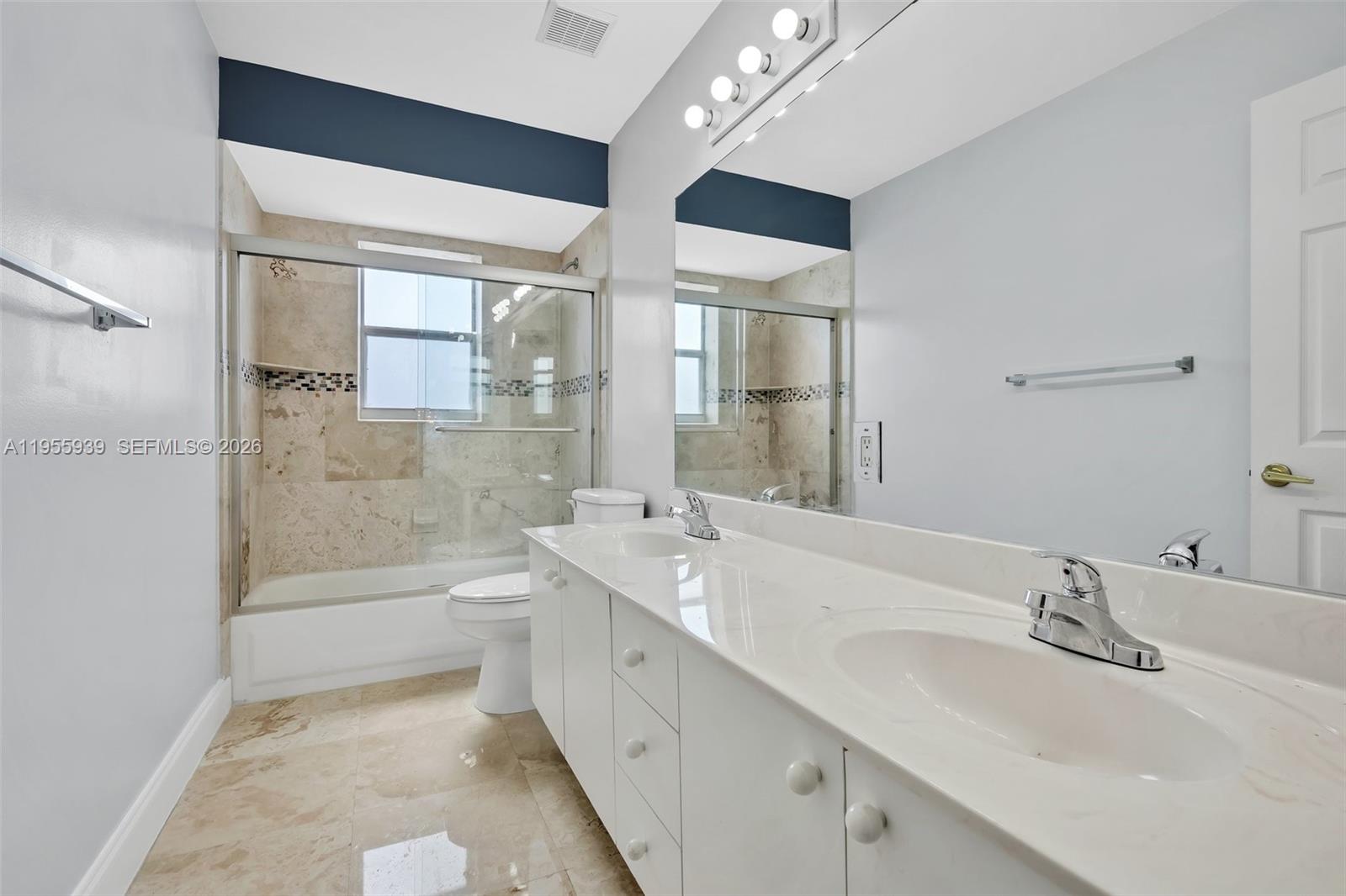 BOCA WINDS PAR E - Residential