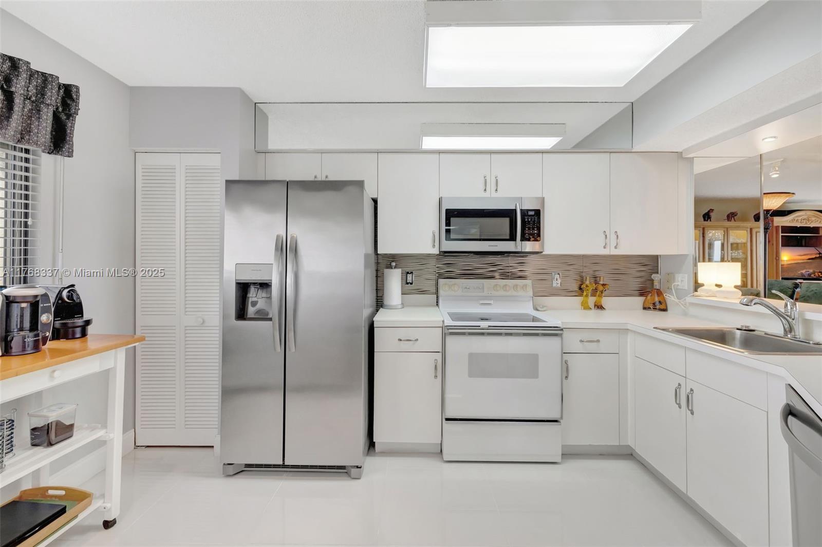 2334 S Cypress Bend Dr 908