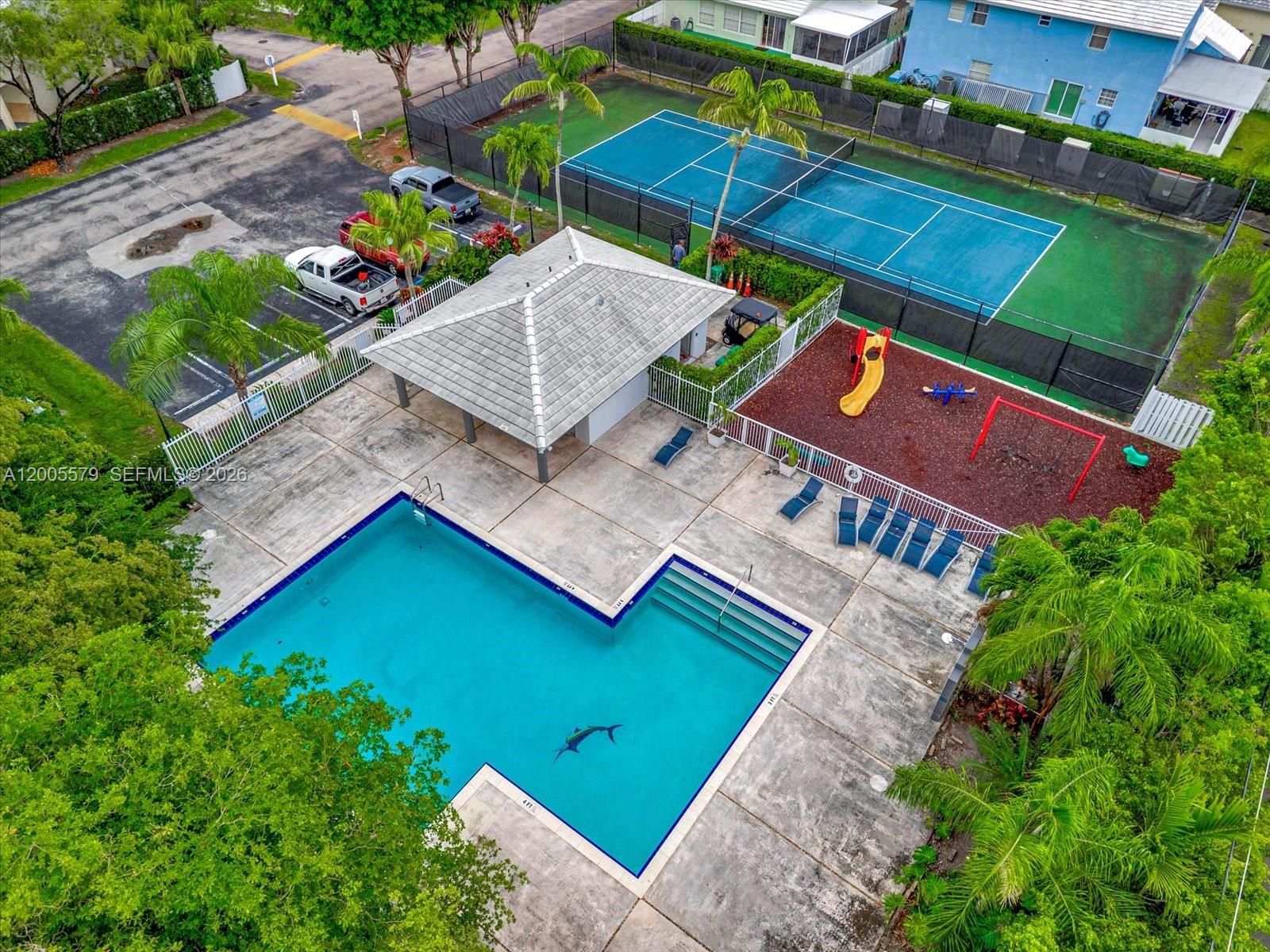 CORAL CREEK - Residential