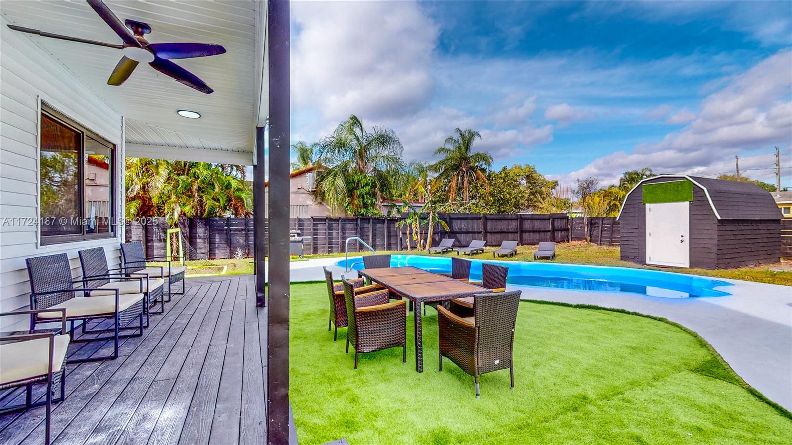 HOLLYWOOD TERRACE AMEN PL - Residential