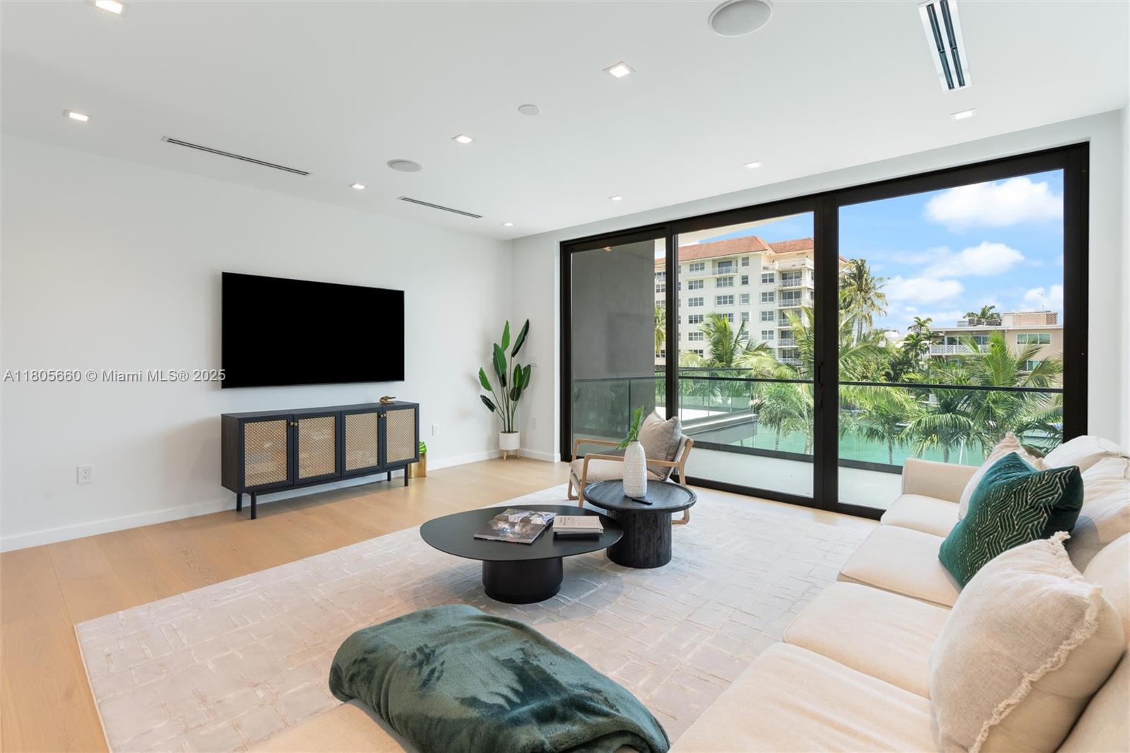 BAY HARBOR ISLAND - Residential