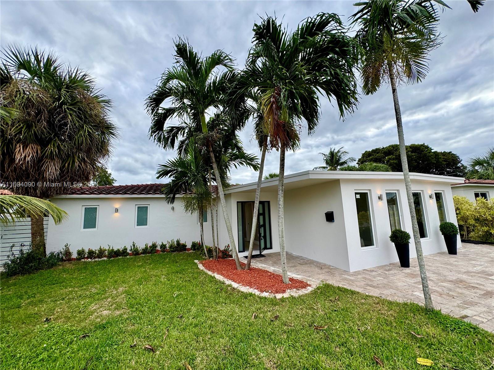 1012 Tangelo Isle