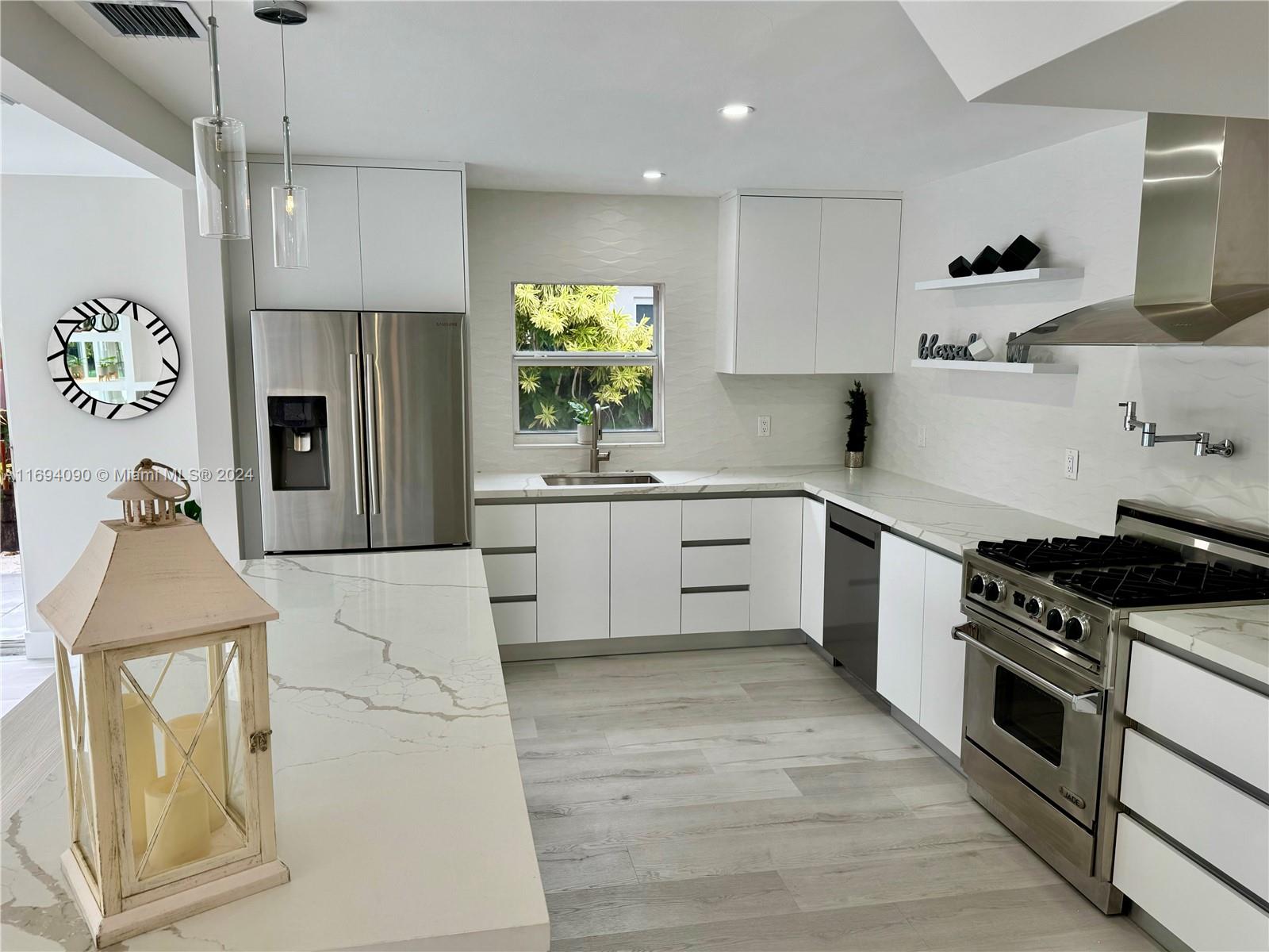 SOUTH NEW RIVER ISLES SEC - Residential