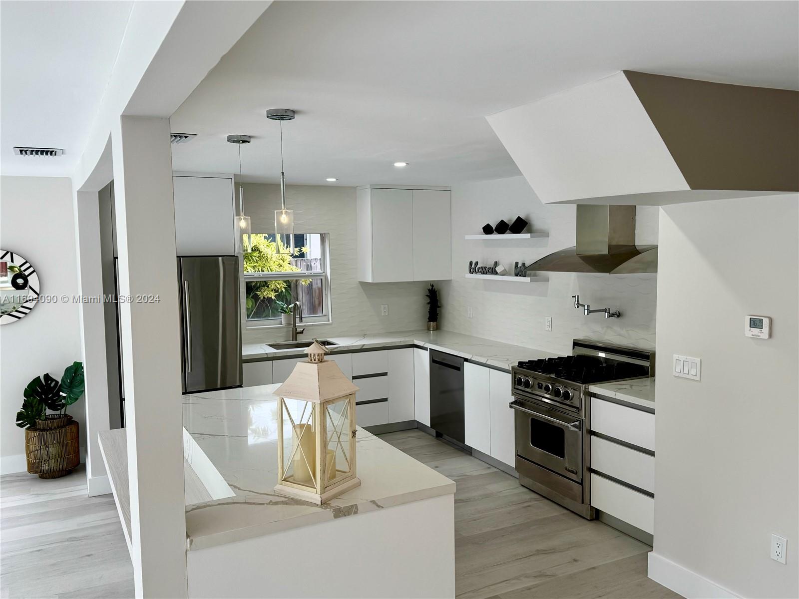 SOUTH NEW RIVER ISLES SEC - Residential