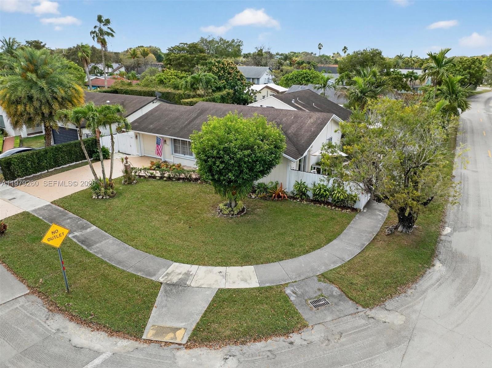 FIRST ADDN TO CALUSA CLUB - Residential