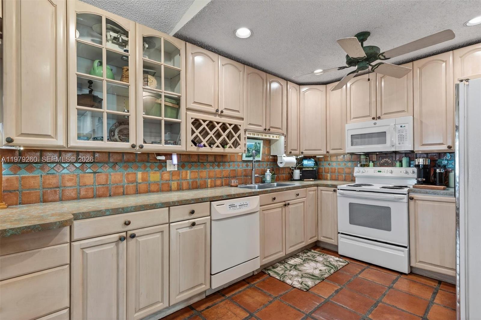 FIRST ADDN TO CALUSA CLUB - Residential