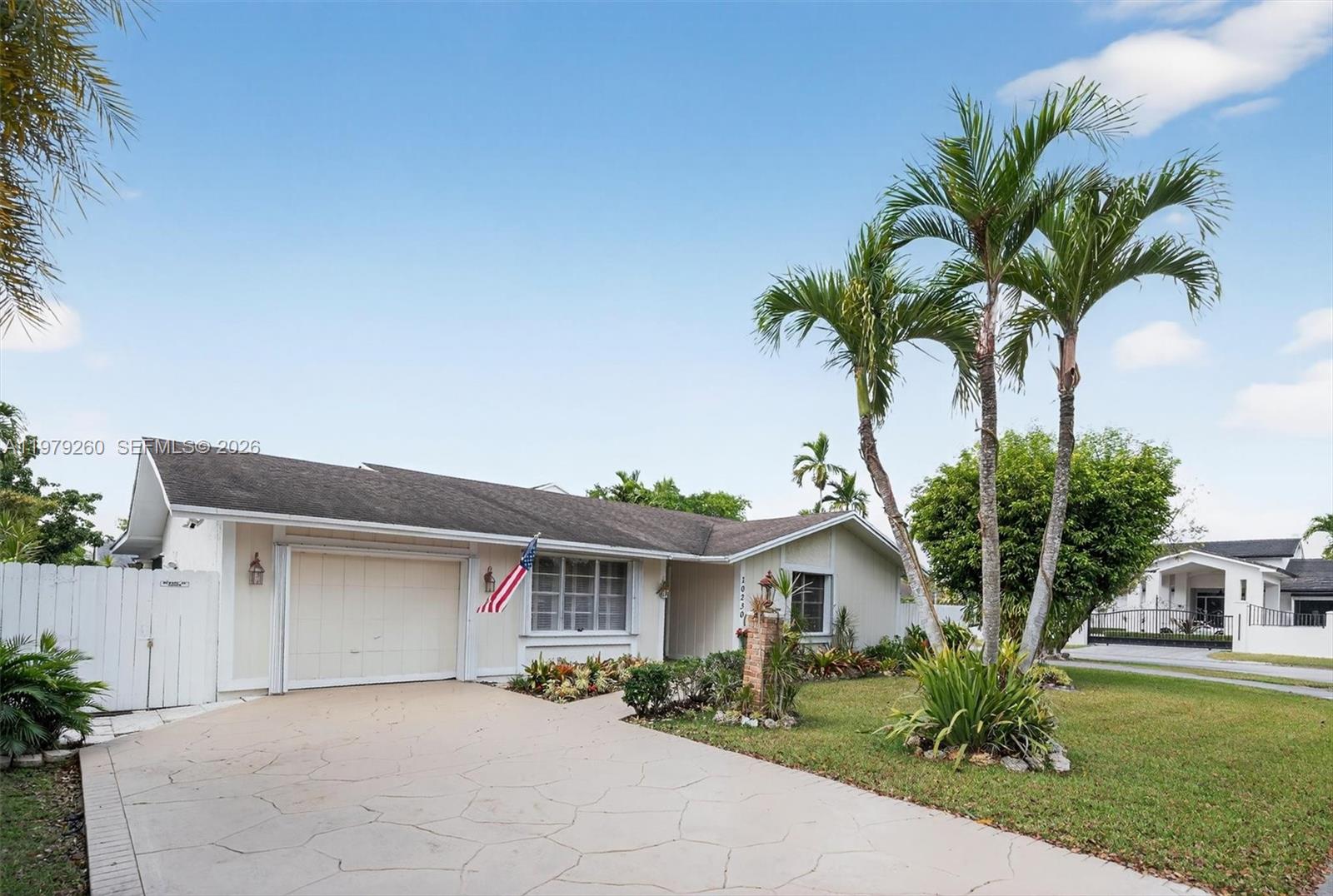 FIRST ADDN TO CALUSA CLUB - Residential