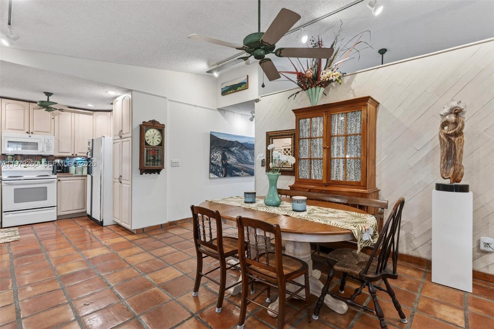 FIRST ADDN TO CALUSA CLUB - Residential