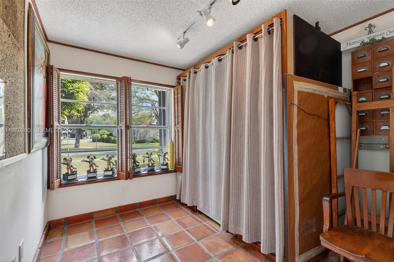 FIRST ADDN TO CALUSA CLUB - Residential