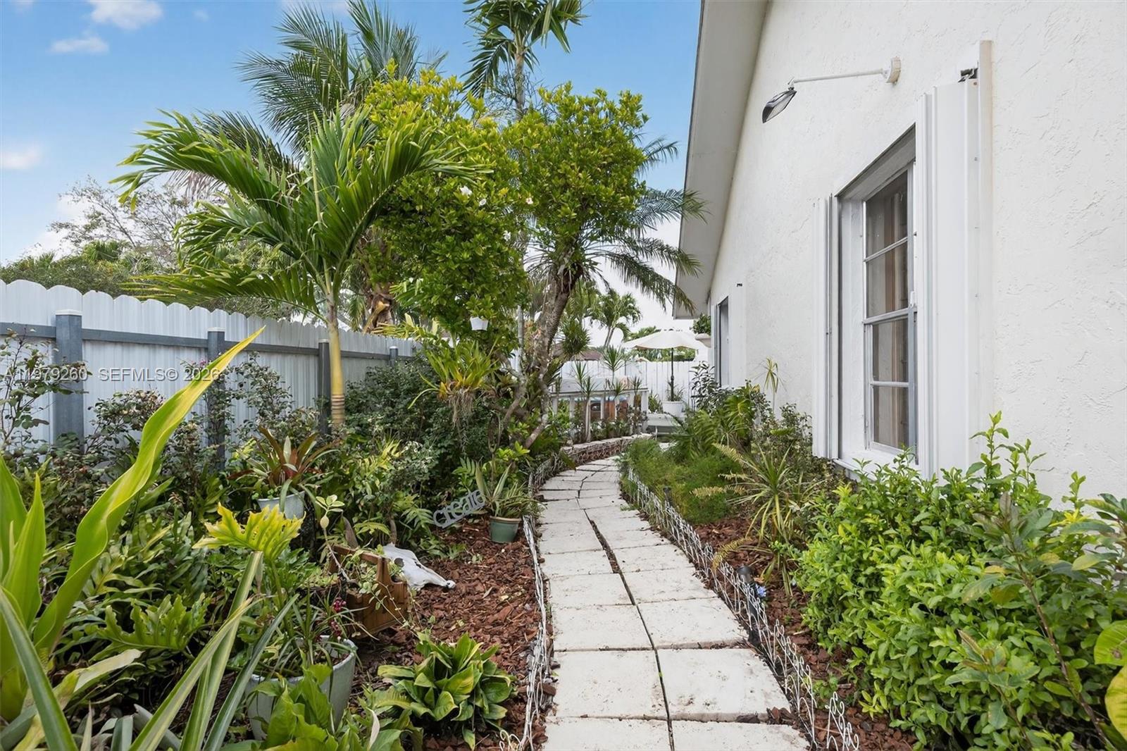 FIRST ADDN TO CALUSA CLUB - Residential