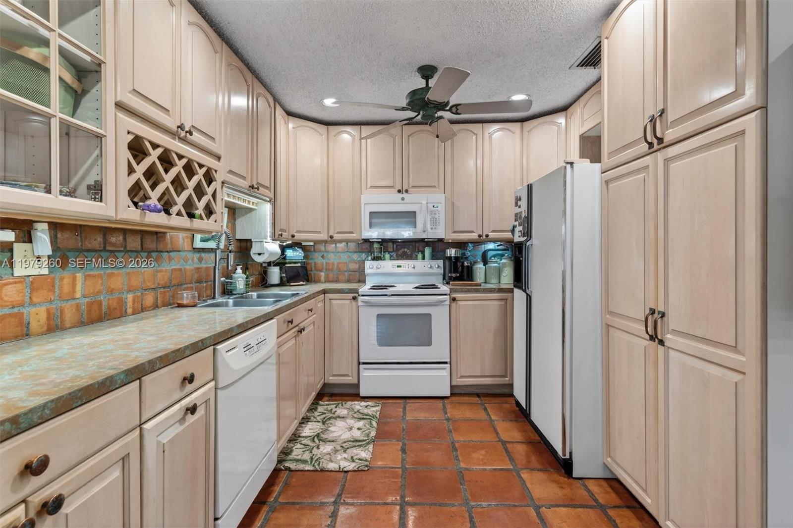 FIRST ADDN TO CALUSA CLUB - Residential