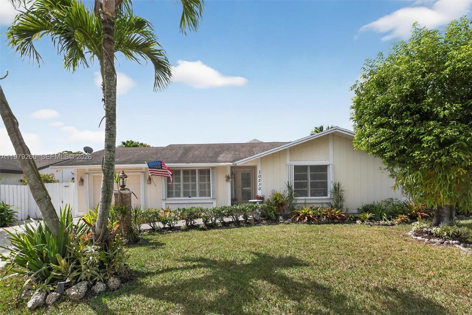 FIRST ADDN TO CALUSA CLUB - Residential